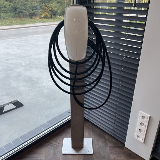 PEDESTAL FOR WALL CONNECTOR